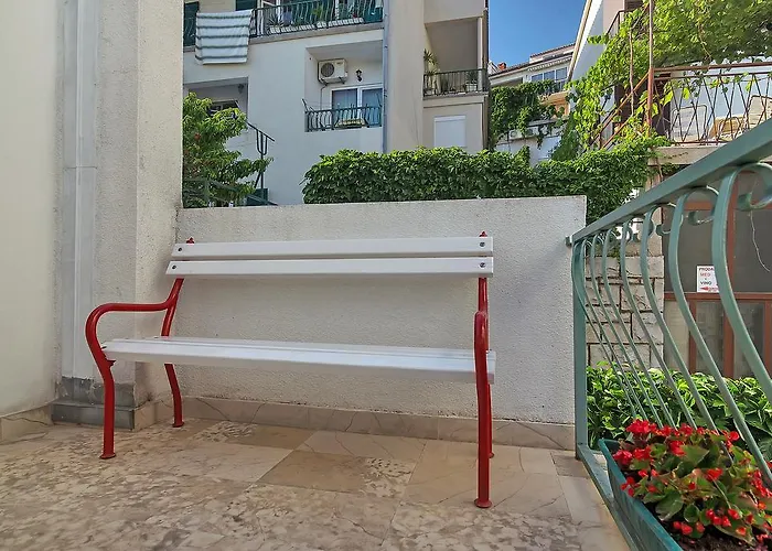 Smiljka * 马卡尔斯卡