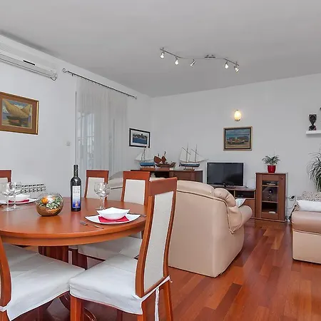 Smiljka Apartament Makarska
